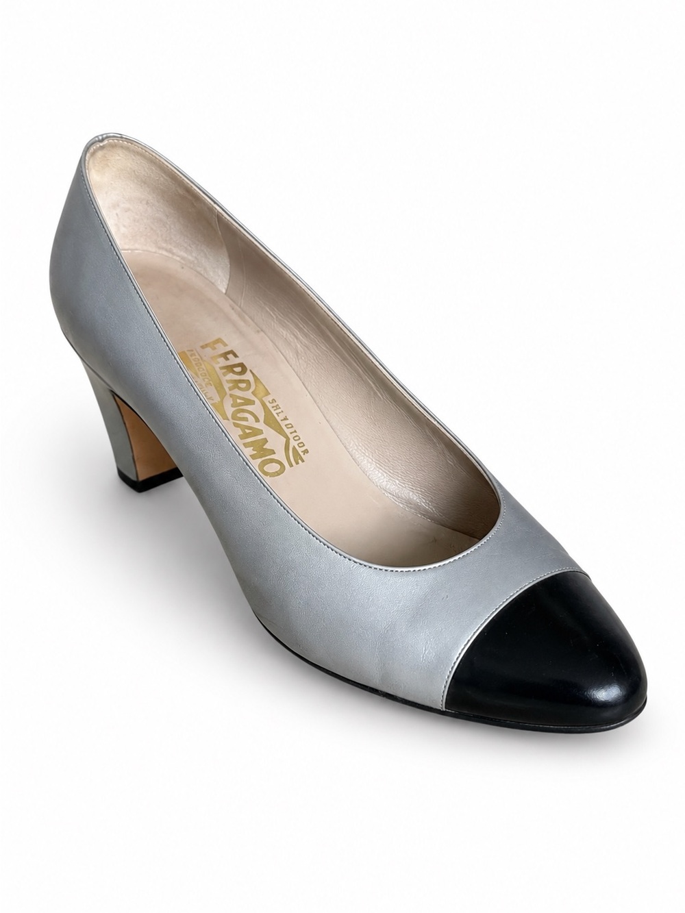 Salvatore Ferragamo Vintage Cap Toe Chanel Style Pumps Gray Black Leather 8.5